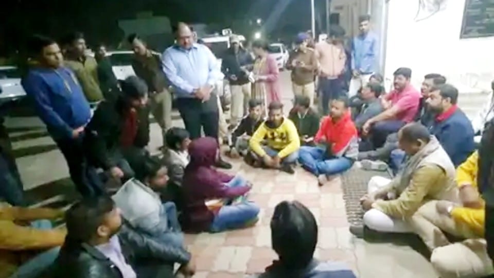 BJP District President had to protest at police post for FIR