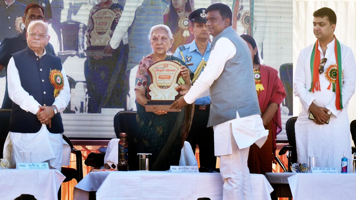 Governor Anandiben reached Sangamnagari, inaugurated cultural festival in Jwala Devi