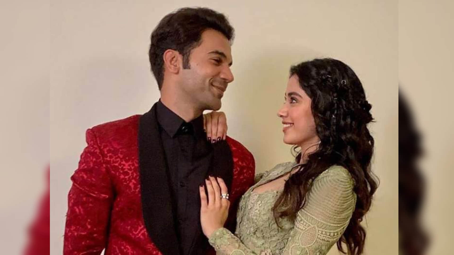 Mili actress Janhvi Kapoor share glimpse of sleeping rajkummar rao at mr and mrs mahi set