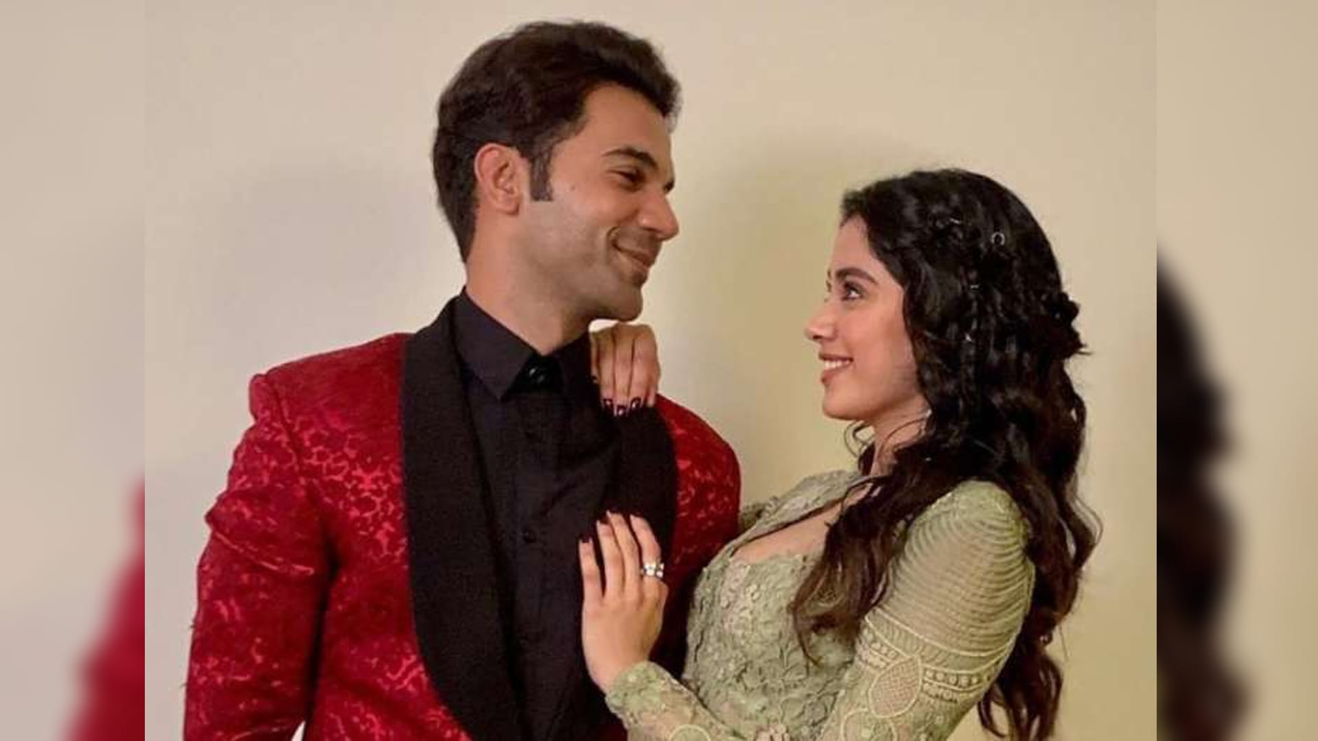 Mili actress Janhvi Kapoor share glimpse of sleeping rajkummar rao at mr and mrs mahi set