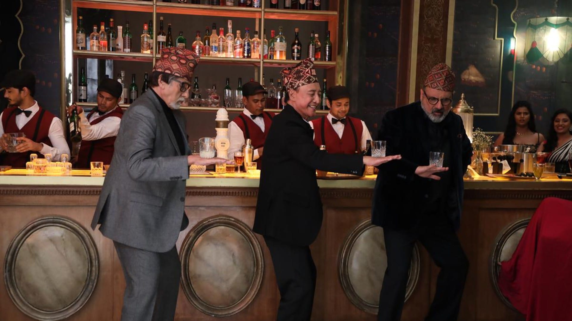 Uunchai Box Office Collection  Day two Amitabh Bachchan Anupam Kher Boman Irani Movie earnings