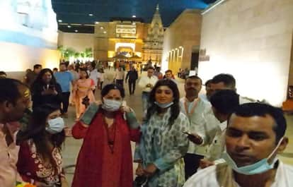 Film Baazigar 29th anniversary Shilpa Shetty worship in Kashi Vishwanath temple in varanasi