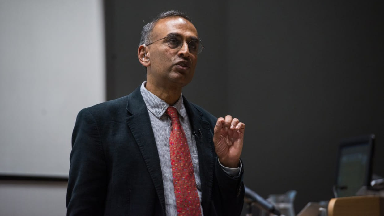 UK Indian-origin professor Venki Ramakrishnan receives Order of Merit award