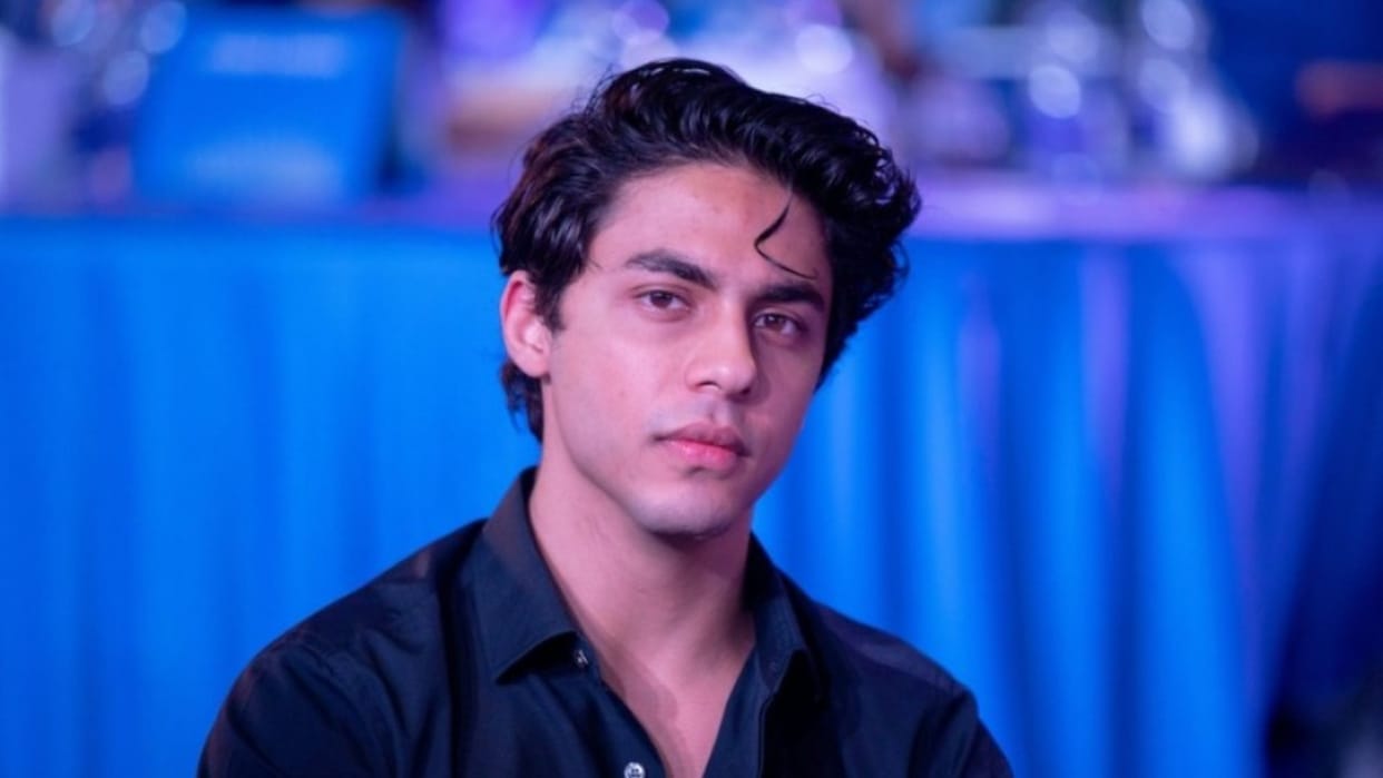 Aryan Khan: Pathaan actor shahrukh khan son Brutally trolled for his arrogant behaviour see this viral video