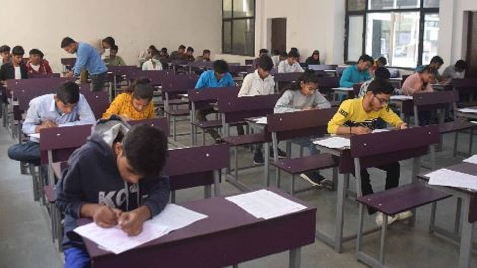 Atul Maheshwari Scholarship 2022 Exam In Agra Etah And Firozabad