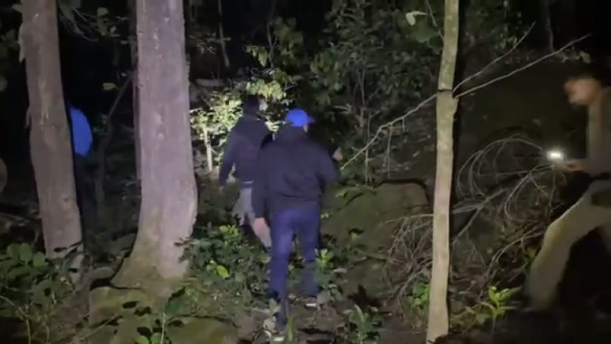 chhattisgarh young men stranded who went out to find rani jharna water source