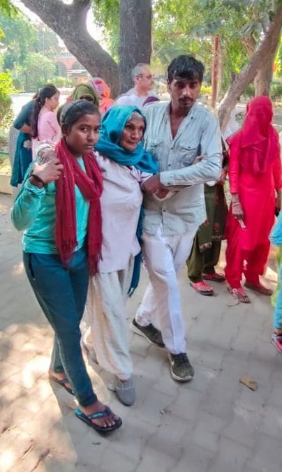 Age passed, it became difficult to walk, but showed passion for voting