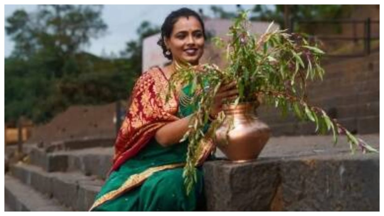 Famous Actress Kalyani Kurale killed in road accident in Kolhapur