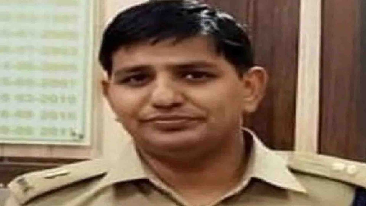 Kanpur: Vigilance team interrogates suspended IPS Manilal Patidar in jail