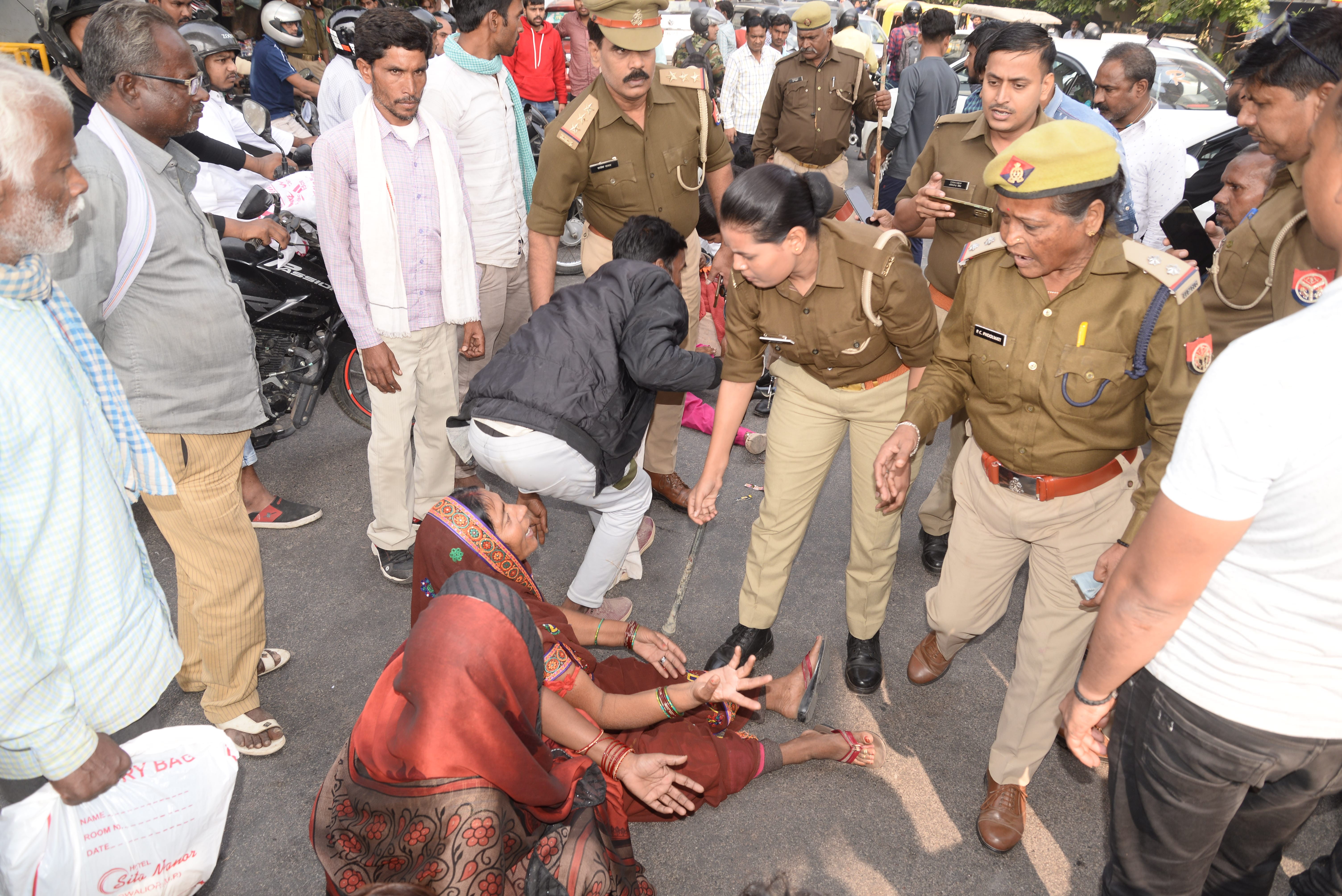 Murder report on three including owner in case of death of three laborers in tannery