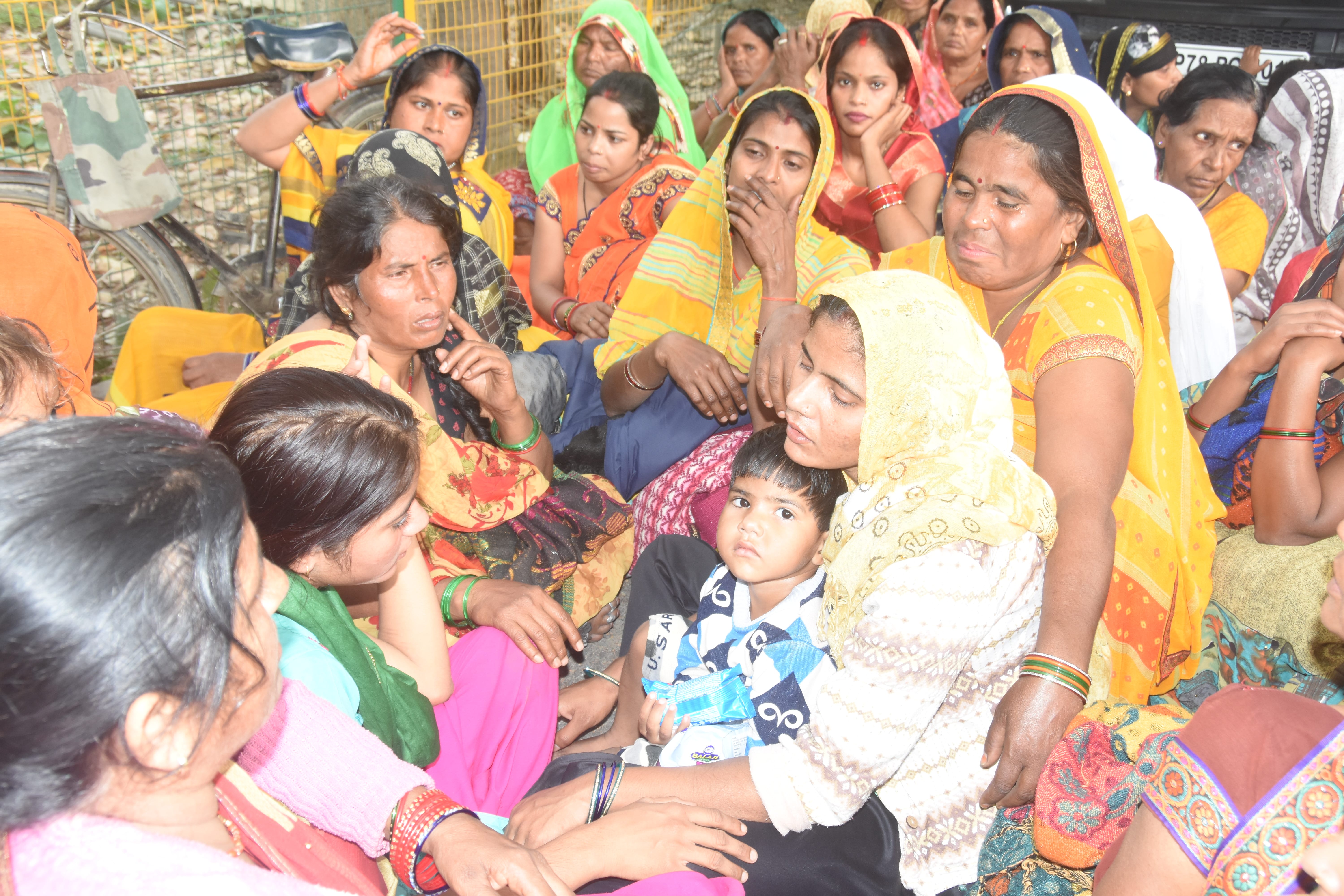 Murder report on three including owner in case of death of three laborers in tannery