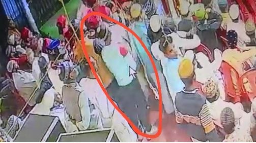 Caught in CCTV while stealing on the occasion of Baba's Urs in Varanasi