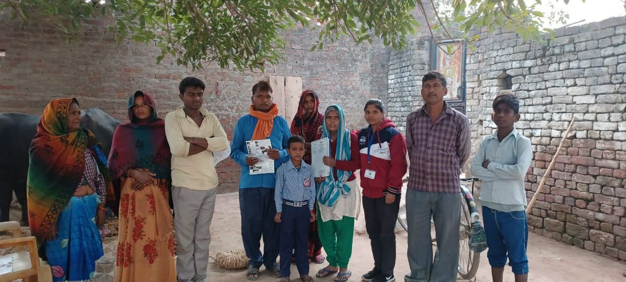 Rajshree reached Milakia village after 25 years from Mumbai in shahjahanpur