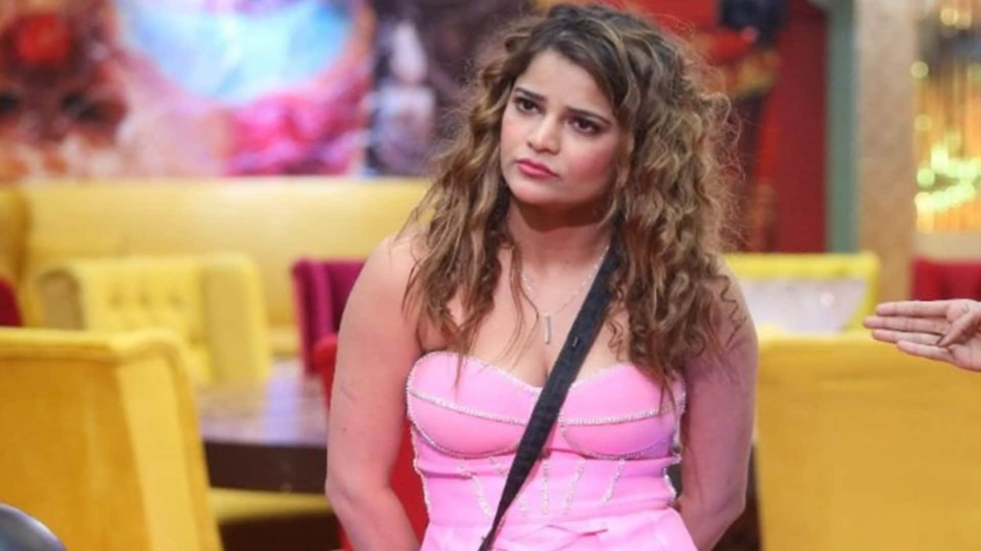 Bigboss 2022 Archana had gone to inlaws house have come back as she entered the house there was  ruckus