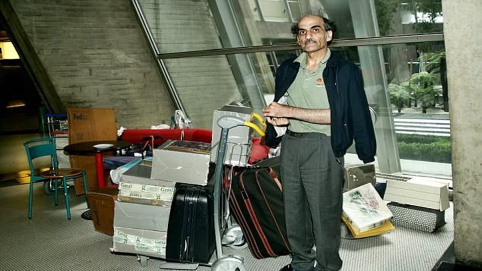 Man who lived in Charles de Gaulle airport for 18 years dies in airport