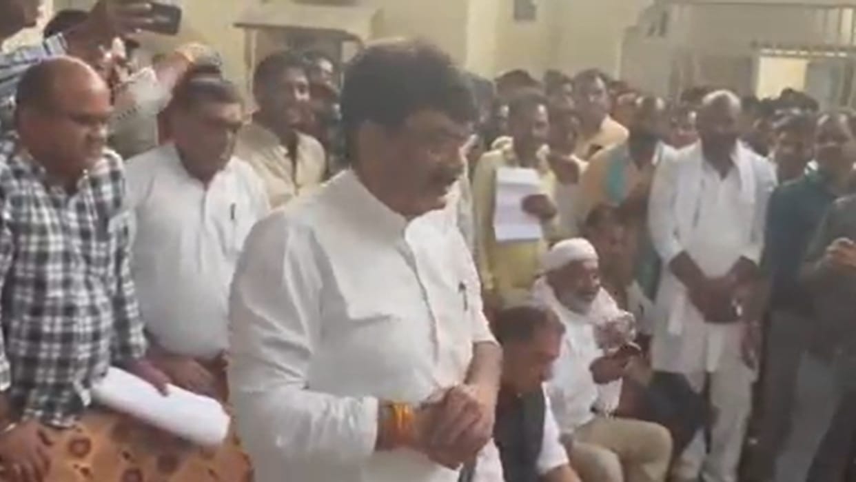 Panchayat Minister Mahendra Singh Sisodia said to workers to consider him as MLA