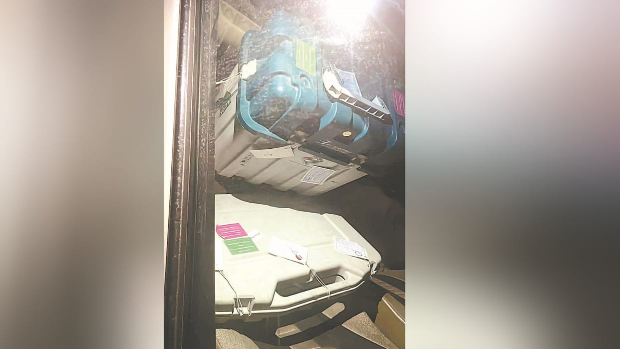 Himachal election 2022 Polling party suspended after EVMs found in a private vehicle in Shimla