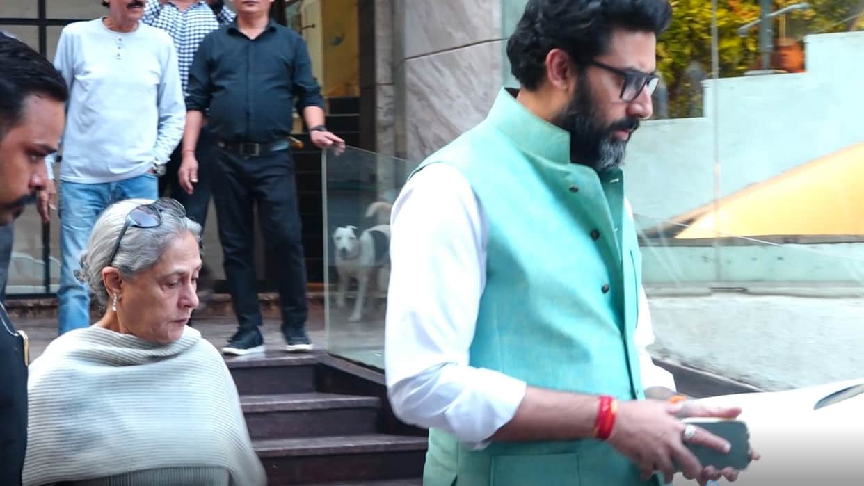 Jaya Bachchan Abhishek Bachchan and many celebrities attend filmmaker Rakesh Kumar prayer meet