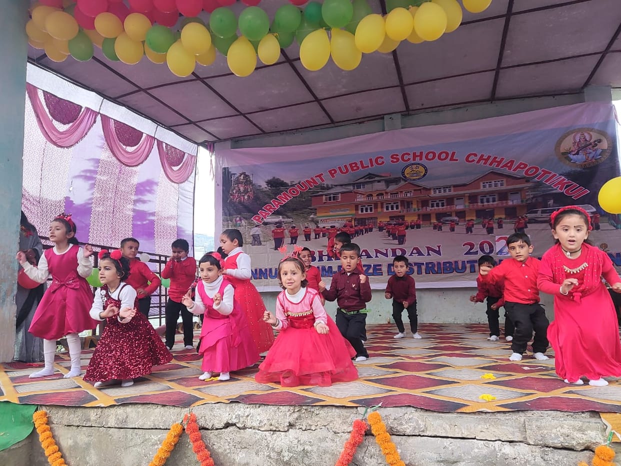 prize distribution function in peramount school rohru