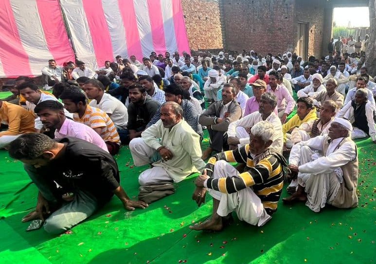 Emphasis on unity and education of society