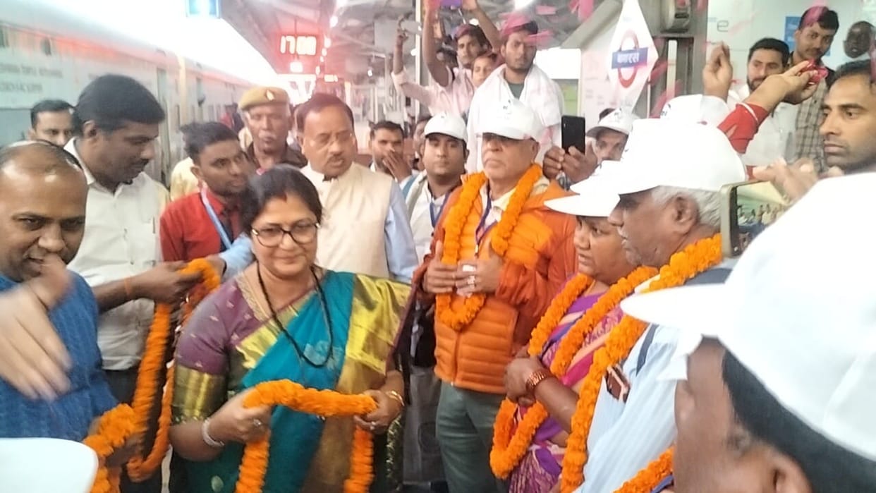 Bharat Gaurav Train Karnataka minister said Most of people of Karnataka want to come to Kashi