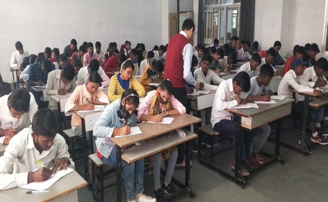 Atul Maheshwari Scholarship 2022 Exam Held In Varanasi Azamgarh Ghazipur And Sonbhadra
