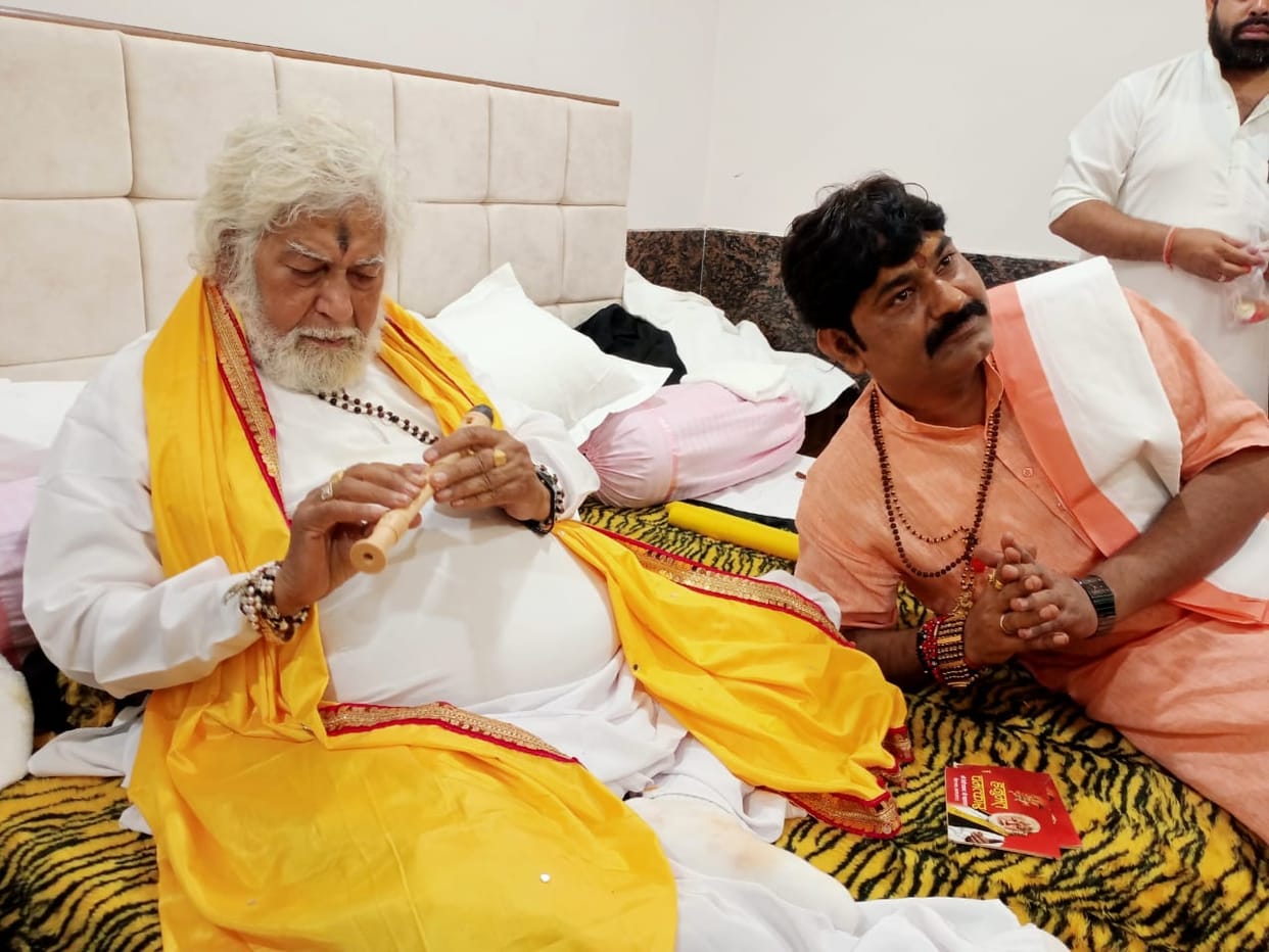 Maihar Peethadheeshwar worship in kashi vishwanath temple Said living beings is also necessary