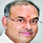 कुलपति प्रो. विनय पाठक