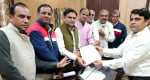 सिटी मजिस्ट्रेट को ज्ञापन सौंपते वीर गुर्जर महासभा के पदाधिकारी
