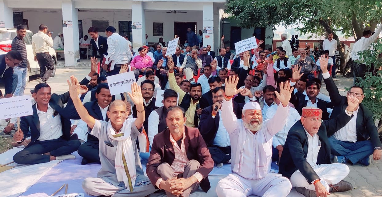 Advocates kept protesting, officers kept working