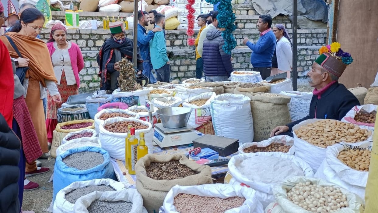 300 year old history of international lavi fair rampur bushahr himachal pradesh