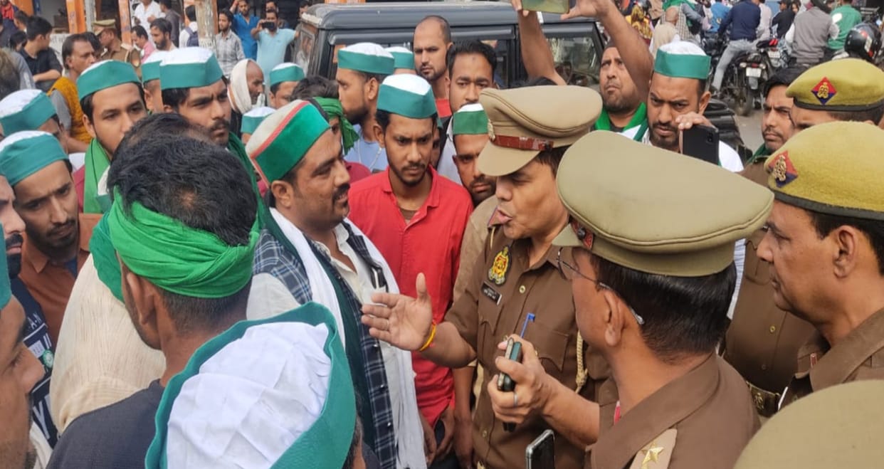 Police stopped Bhakiyu workers going to surround SSP office in Muzaffarnagar, commotion