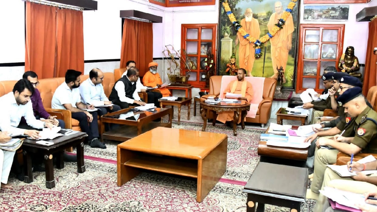 CM yogi reviews preparations for Khichdi Mela with officials in Gorakhpur