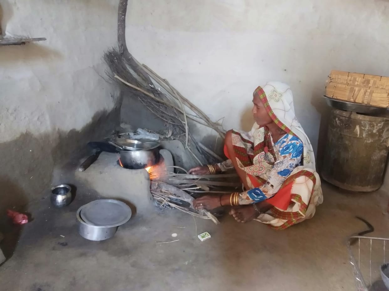 Banda: Again the life of poor women returned to the stove