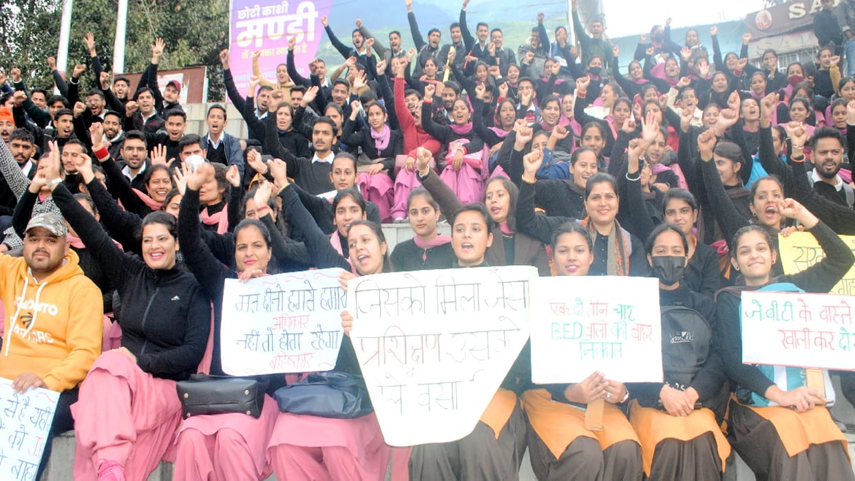 Opposed to making BEd degree holders eligible in JBT TET