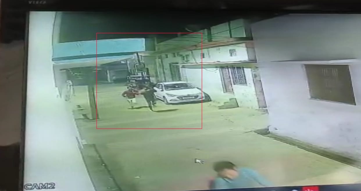 miscreants fired at the girl house in Meerut for refusing to marry, escaped leaving the bike