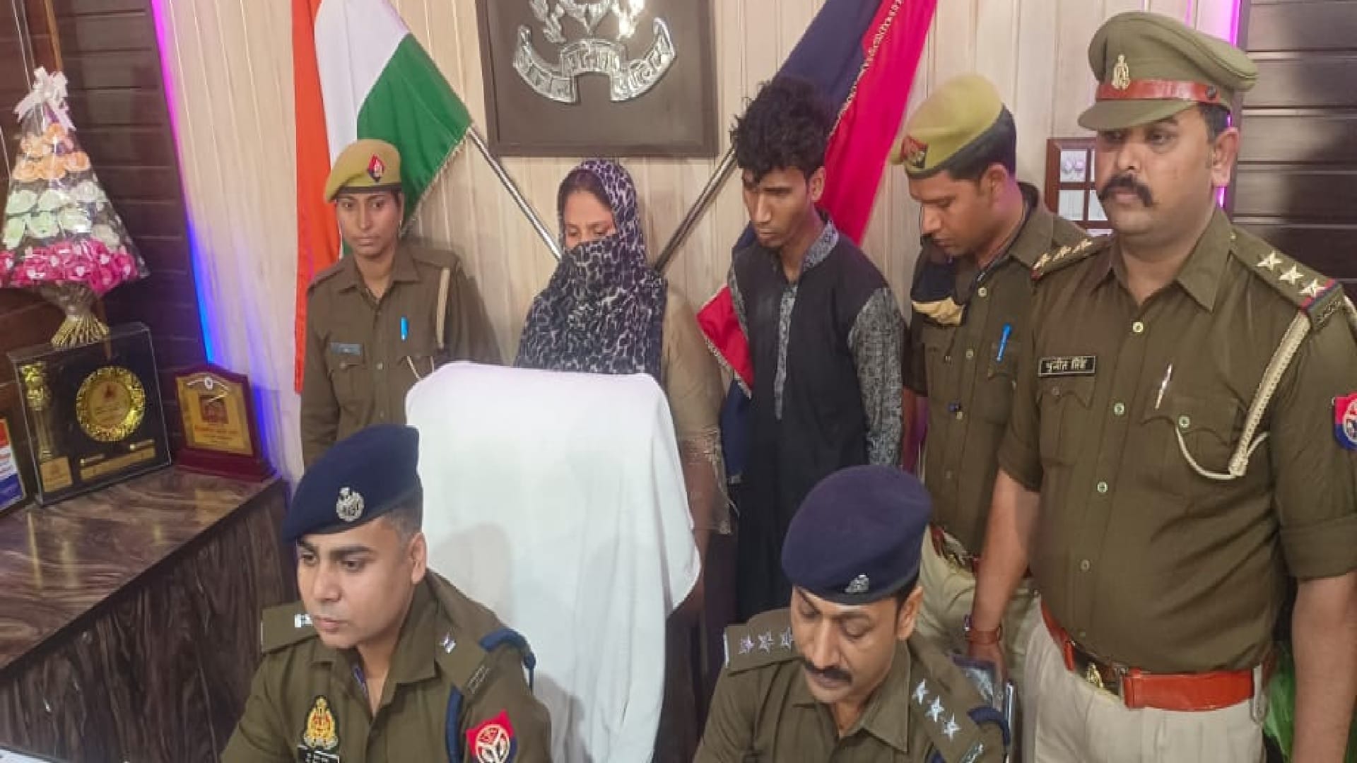 Brother and wife had killed an embroidery artisan in Ghaziabad Loni
