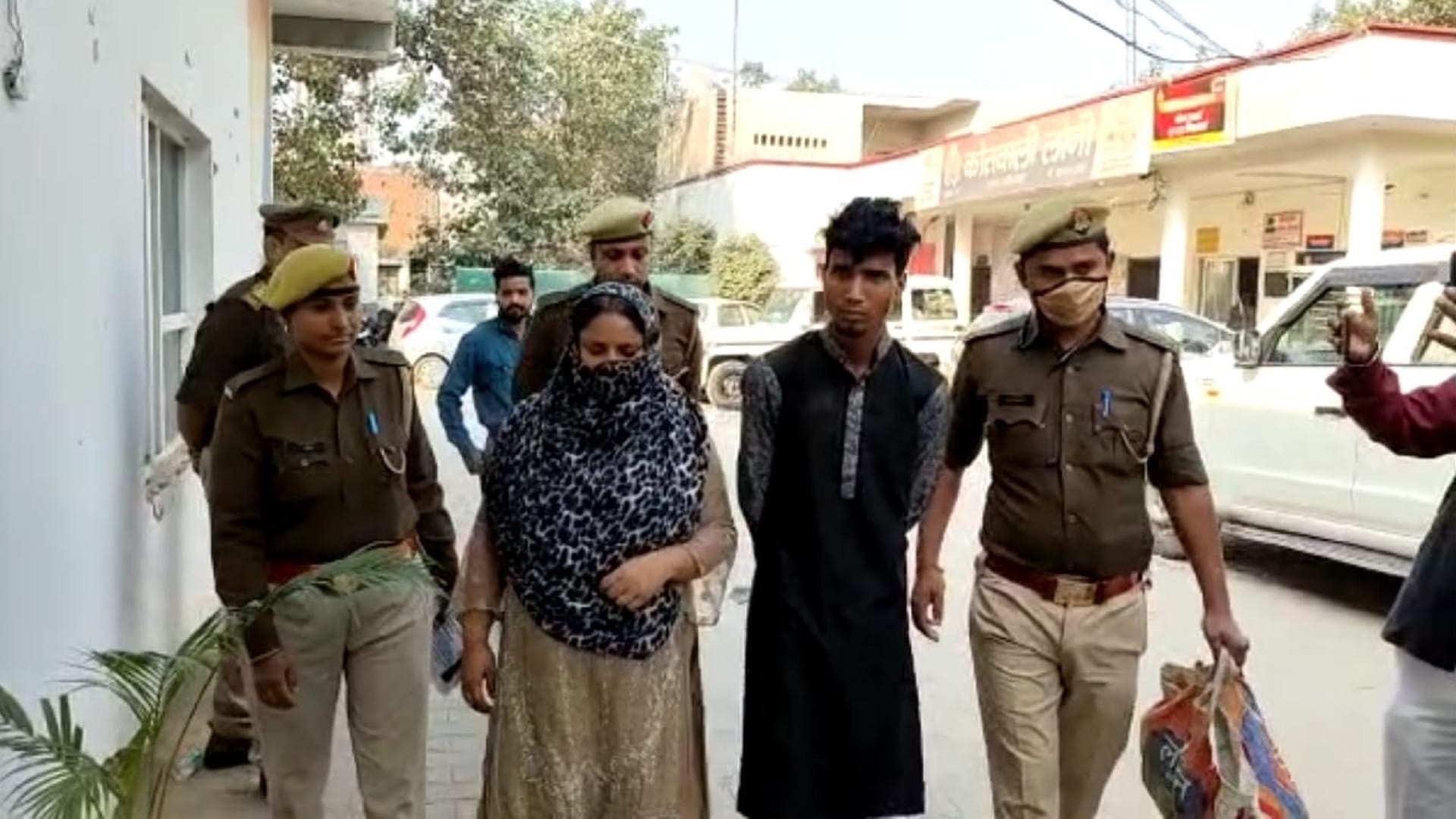 Brother and wife had killed an embroidery artisan in Ghaziabad Loni