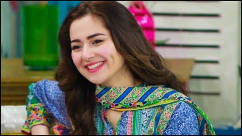 Pakistani actress Hania Amir harresed by fans after meet watch video