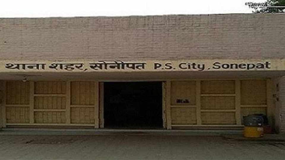 Man Arrested with Illegal weapon used to threaten wife in Sonipat