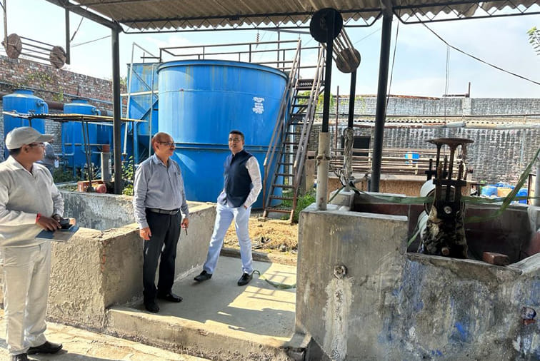 Seal polluting units: Divisional Commissioner