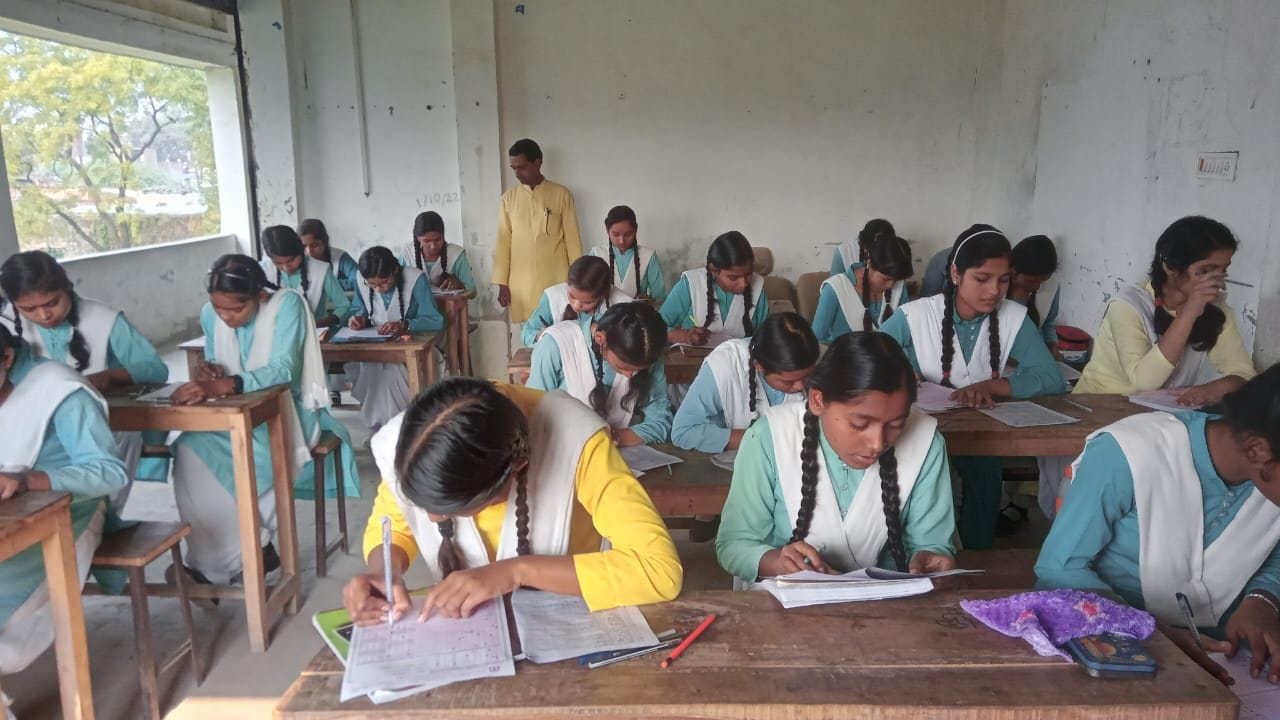 onr thousand students appeared in exam