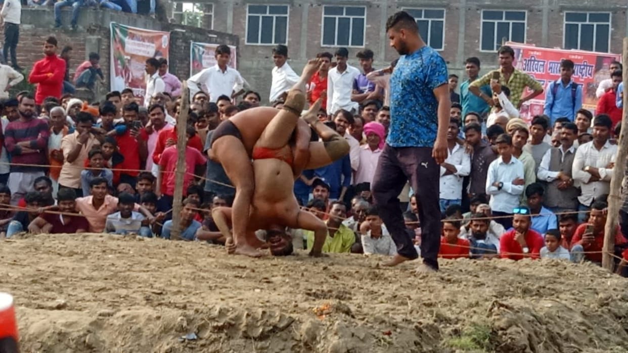 wrestling between pradip and vinod thrilled