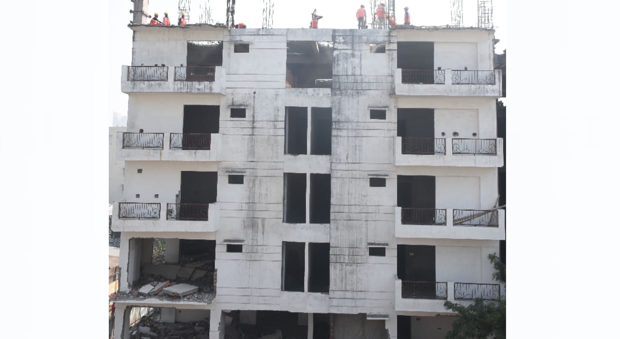 Yazdaan Apartment will be demolished, LDA starts process.