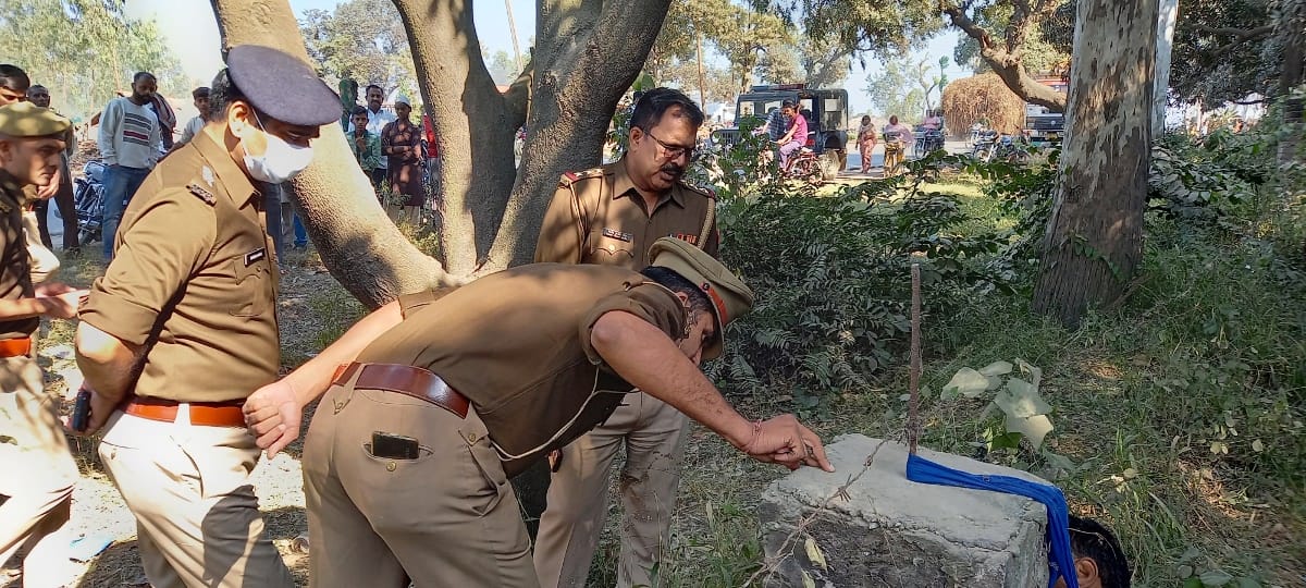 Dead body of Delhi youth found in garden, fear of murder