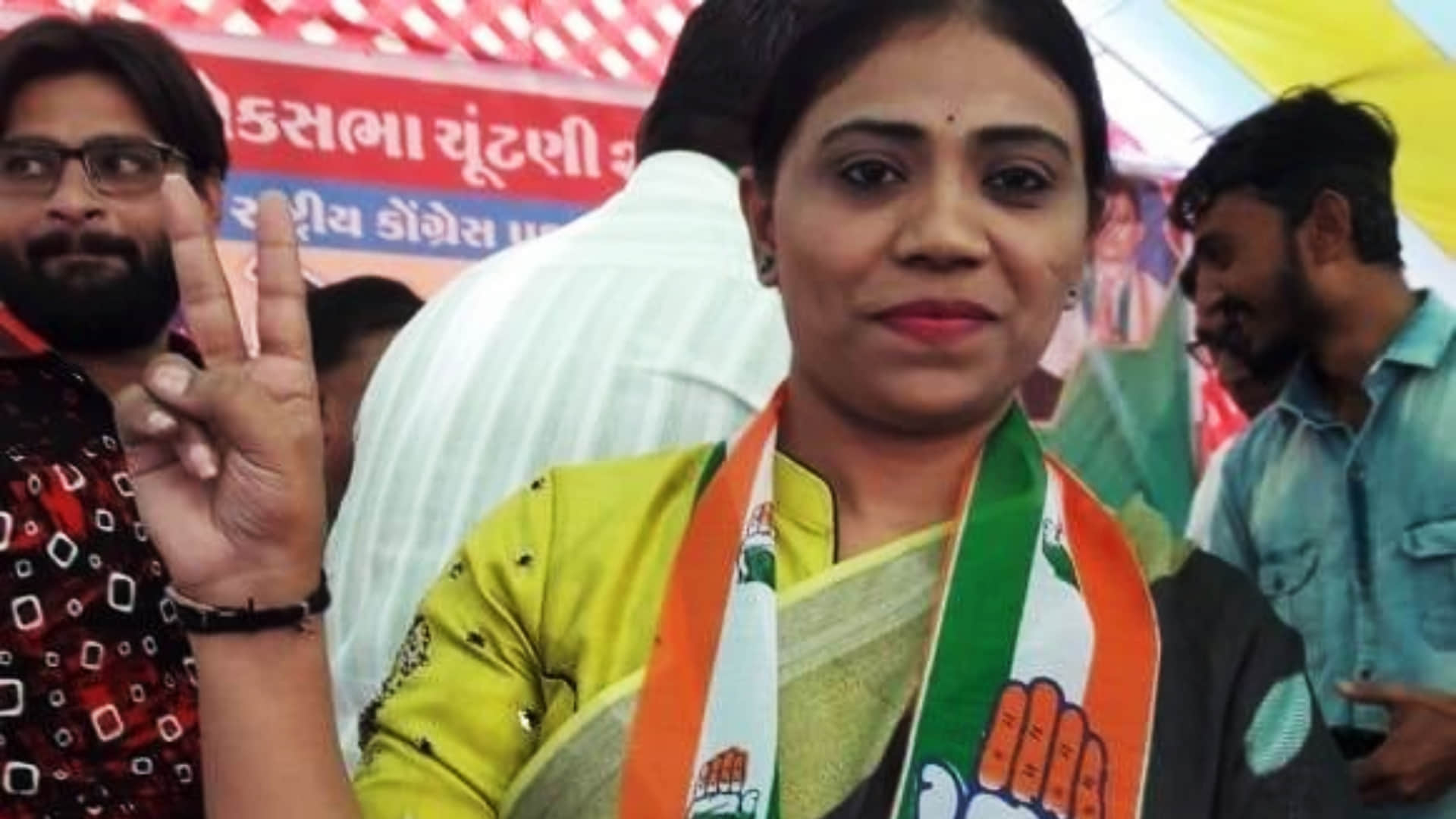 Ravindra Jadeja's wife and sister engaged in campaigning against each other in Gujarat election