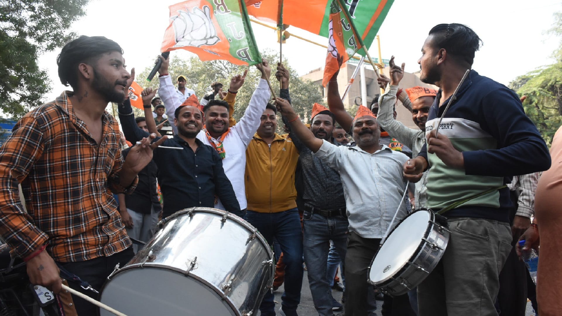 MCD Election 2022: First chapter of MCD election over, around 2500 nominations, crowd at centers