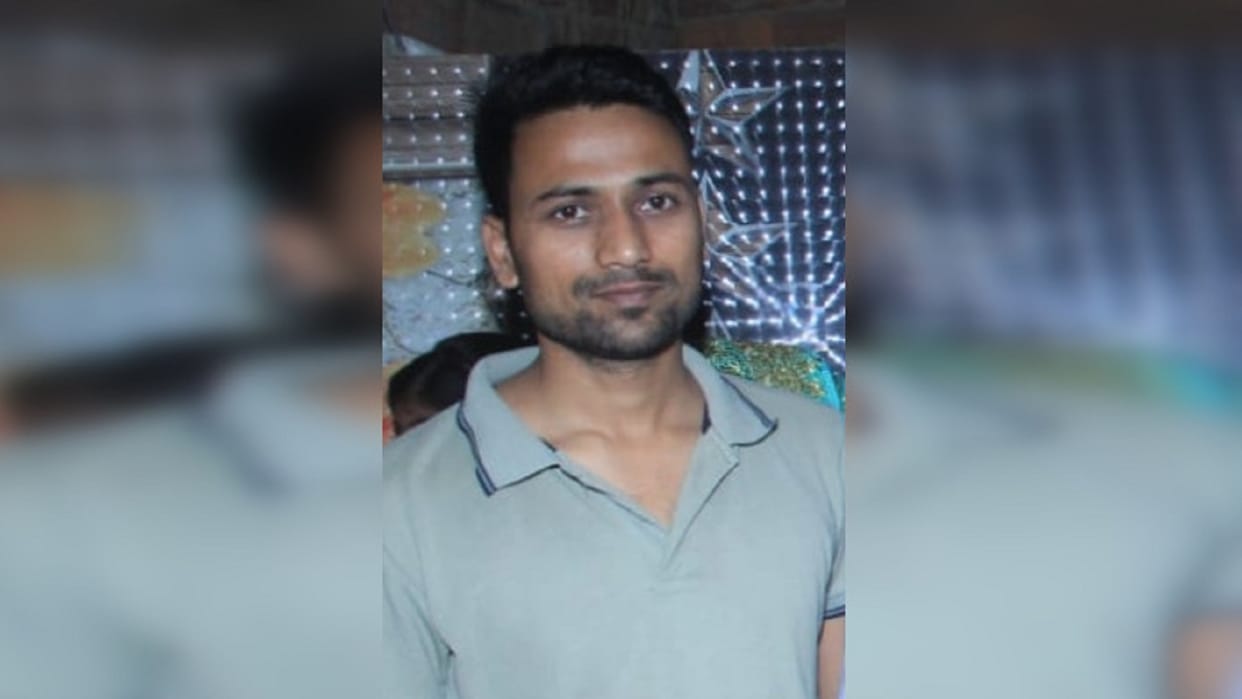 PAC worker committed suicide by hanging in Moradabad Pakbada