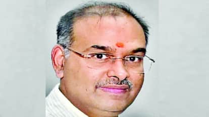 कुलपति प्रो. विनय पाठक