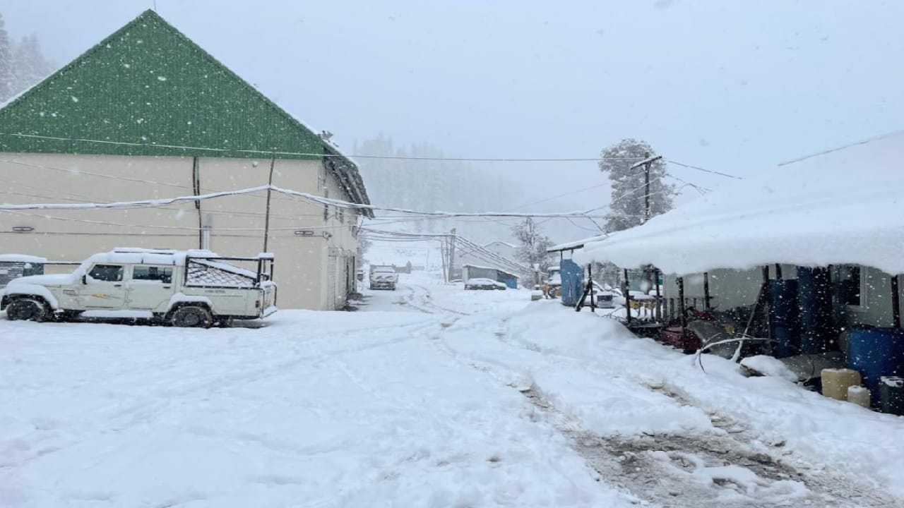 Himachal weather, First snowfall of the season in five tourist places of Himachal including Manali